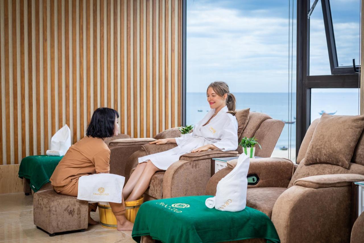 Grand Gold Beach Hotel & Spa Da Nang Exterior photo